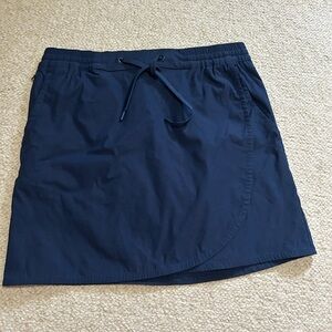 Eddie Bauer Navy Blue Tulip Hem Skort Golf. Quick Dry Size Small Pull on Elastic